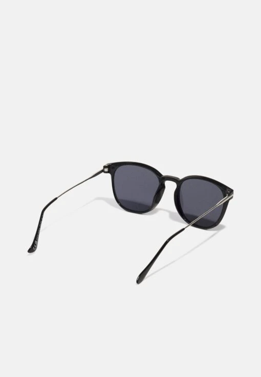 Pier One Zonnebril - Black -Pier One 0b35b207c8304bdcb9c7addd1a296ed9 scaled