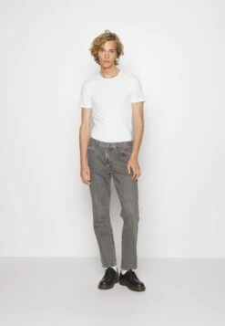 Pier One -Pier One 165db44cf276416482877fa5167a851e