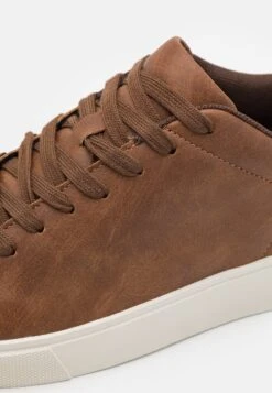 Pier One Unisex - Sneakers Laag - Cognac -Pier One 1ede9a8d3f614add9e57eb38fcd5178b