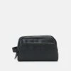 Pier One Toilettas - Black -Pier One 538e3b4c44ca4b2baa8dcdf6cbb2de38
