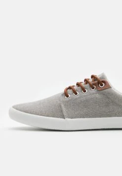 Pier One Unisex - Sneakers Laag - Light Grey 13 Pier One Unisex - Sneakers Laag - Light Grey -Pier One 8f5660aa856d43a69db14e309615dd5c
