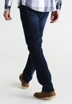 Pier One Basic - Straight Leg Jeans - Dark Blue Denim -Pier One a4ebfb4549ae43cc8fd6ef9a34b37b32