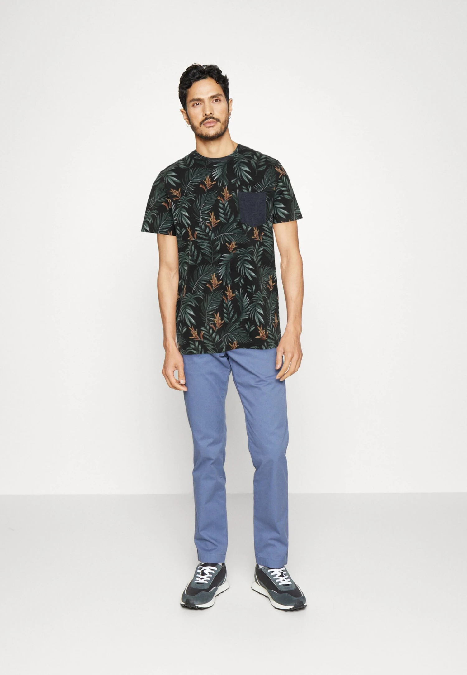 Pier One 2 Pack - T-Shirt Print - White/Multi-Coloured 3 Pier One 2 Pack - T-Shirt Print - White/Multi-Coloured