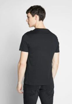 Pier One 3 Pack - T-Shirt Basic - Black/White/Blue 10 Pier One 3 Pack - T-Shirt Basic - Black/White/Blue -Pier One e7497b751f8c4bd498980e2ffe8f6ae0