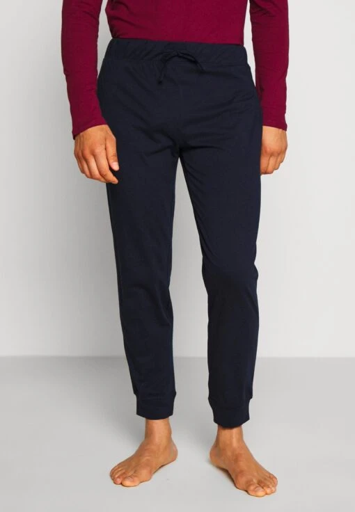Pier One 2 Pack - Pyjamabroek - Dark Blue/Bordeaux -Pier One fe08152c51c849aaa4467e374f9208b7 scaled